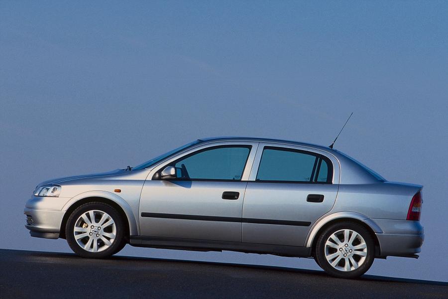  Opel Astra Sedan 1998 года  (фото 20 из 21)